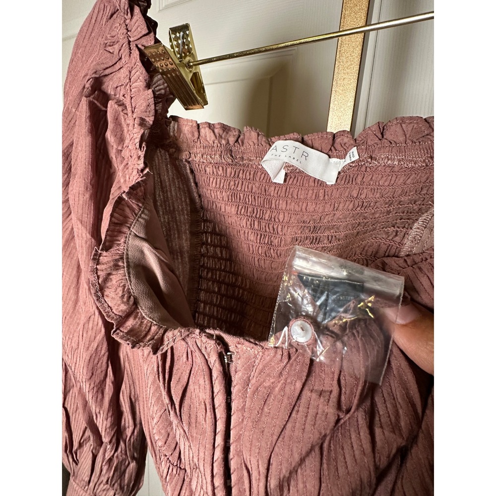 ASTR the Label Women's‎ XS Mauve Long Sleeve Smocked Ruffle Crop Top Blouse - Picture 3 of 7